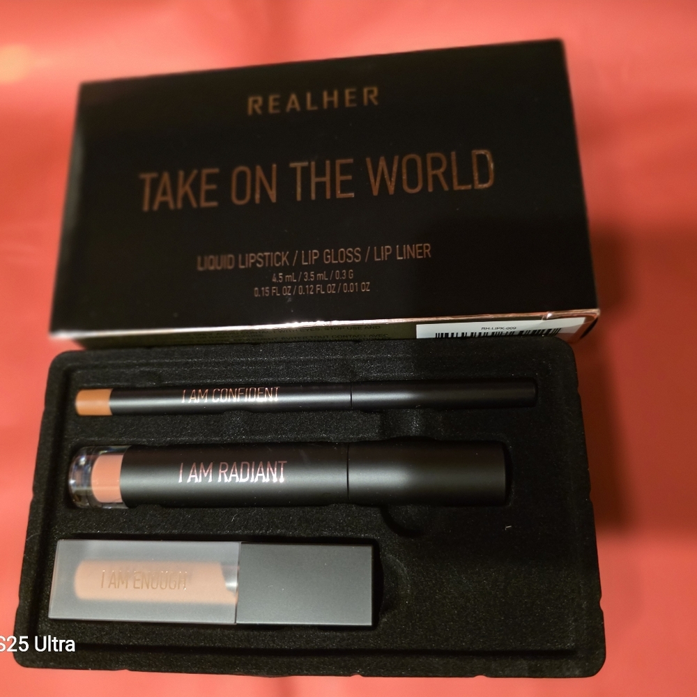 RealHer Lip Kit - Take On The World Collection TAKE ON THE WORLD